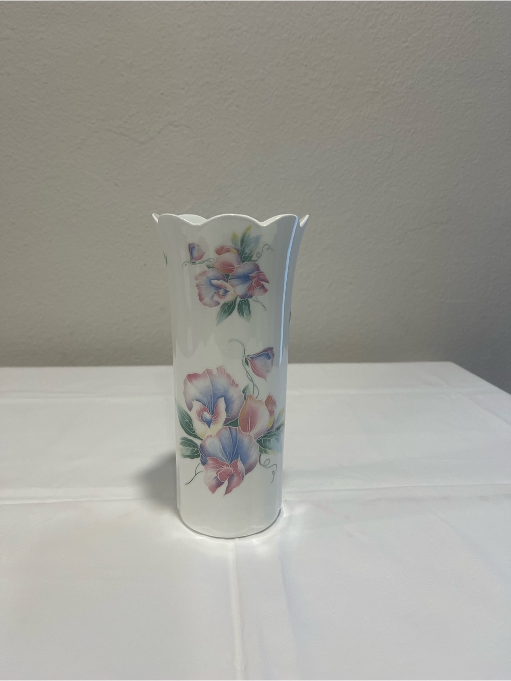 Aynsley Fine Bone English Floral Scalloped Vase - White with Pink & Blue Flowers
